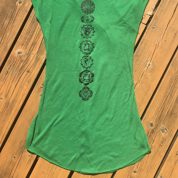 Green long chakra t-shirt - Picture 2 of 5